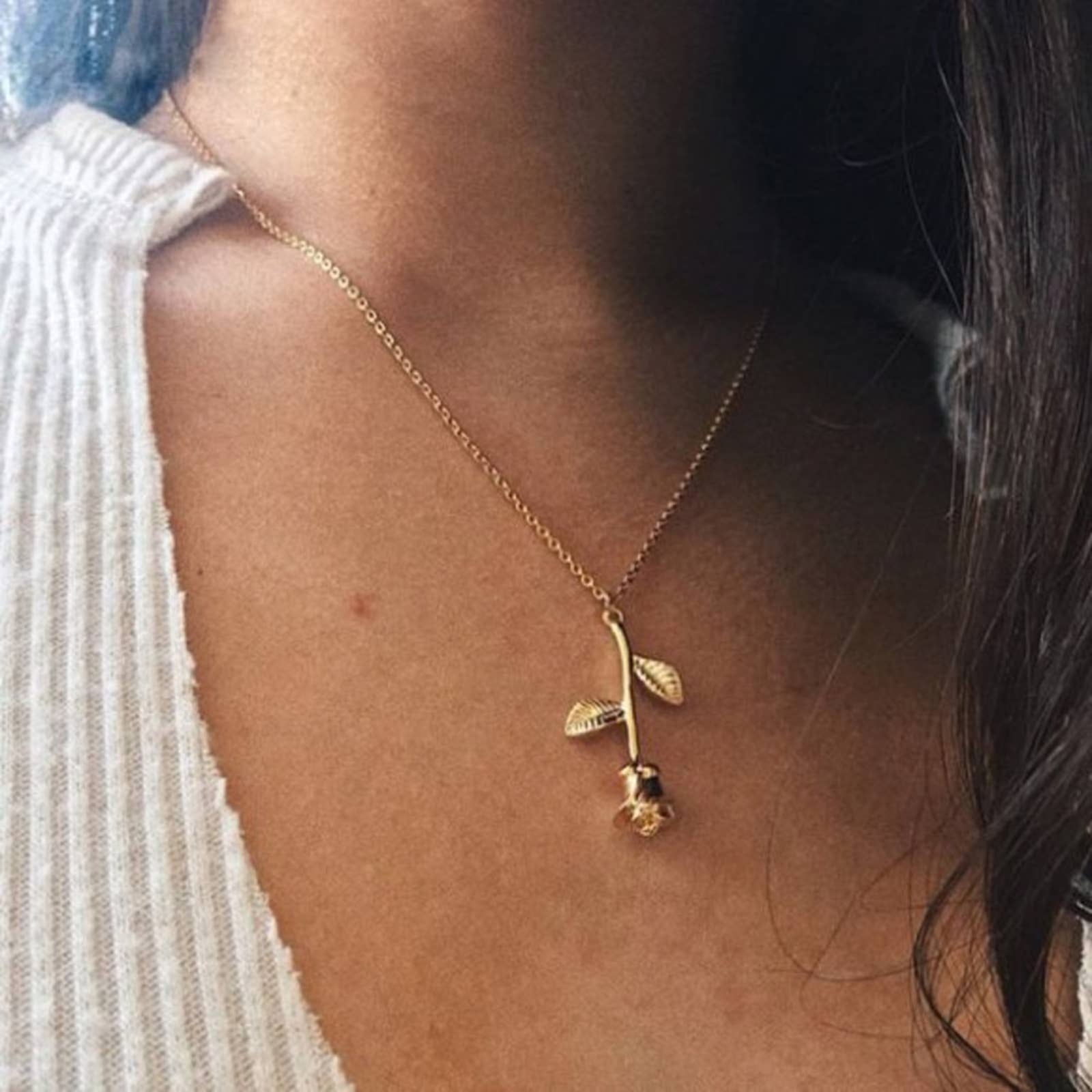 Simplistic Fashion Rose Pendent Gold Chain
